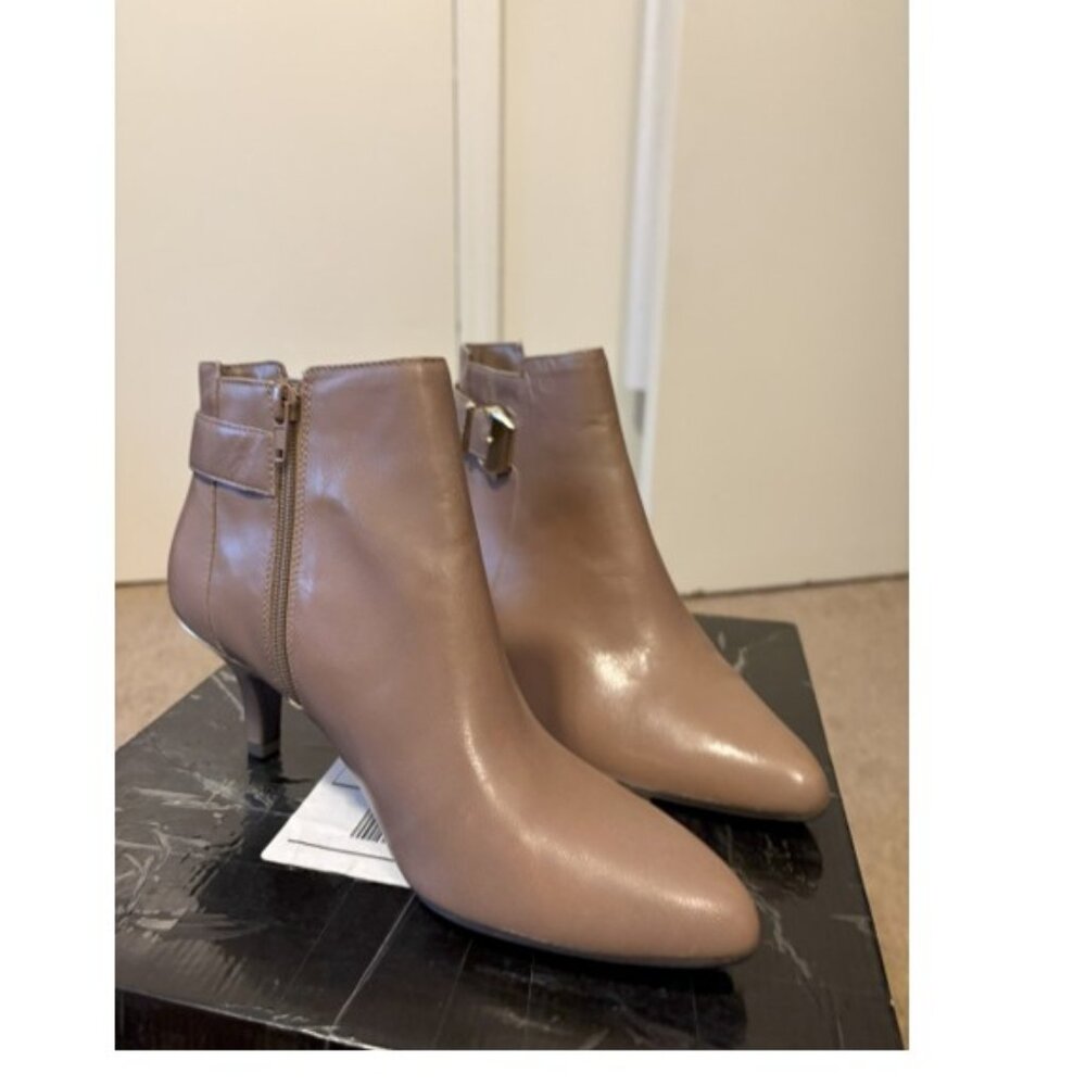 AK Anne Klein Faeryn Taupe Leather Ankle Booties 9M